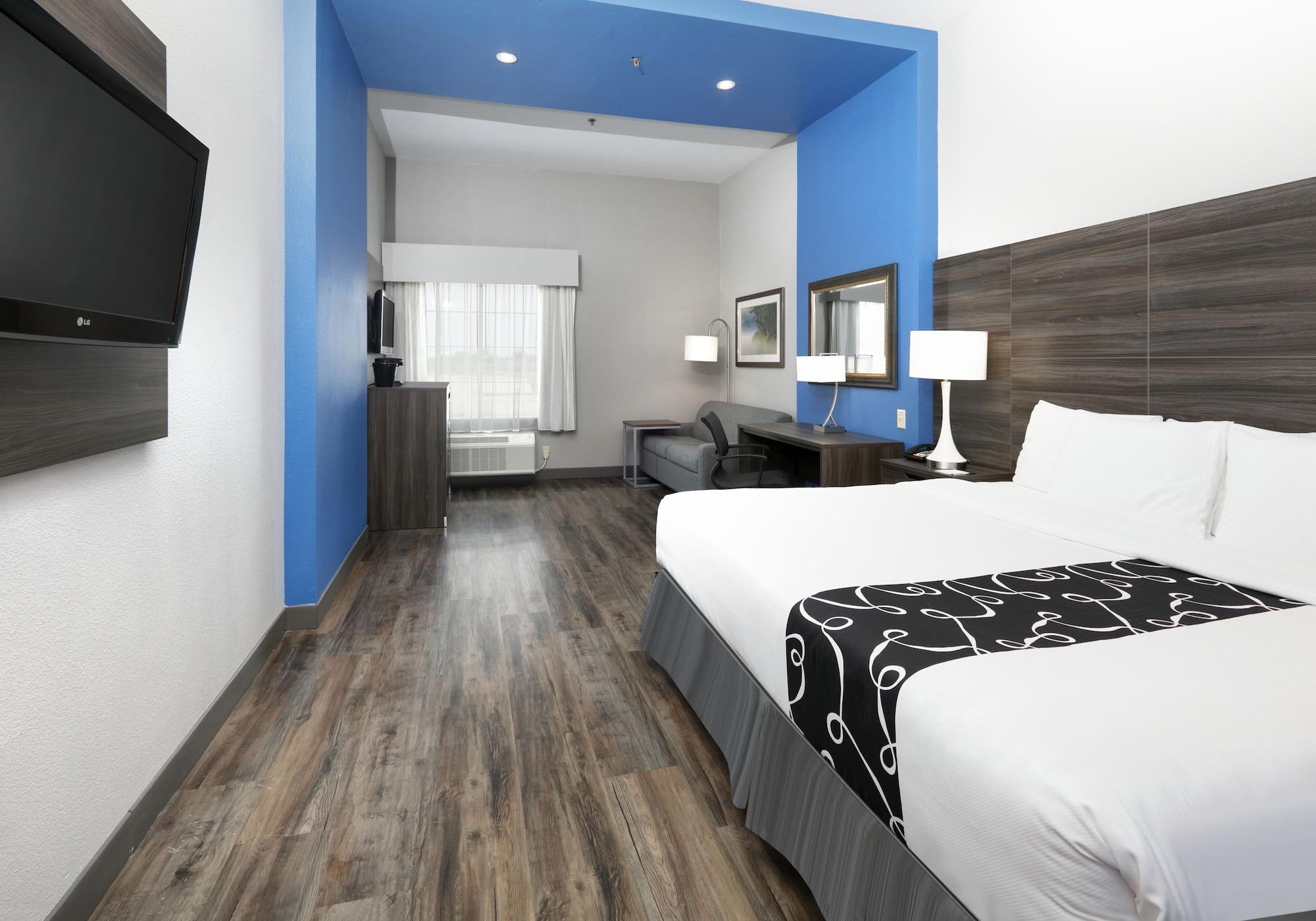 La Quinta By Wyndham Denton - University Drive Extérieur photo