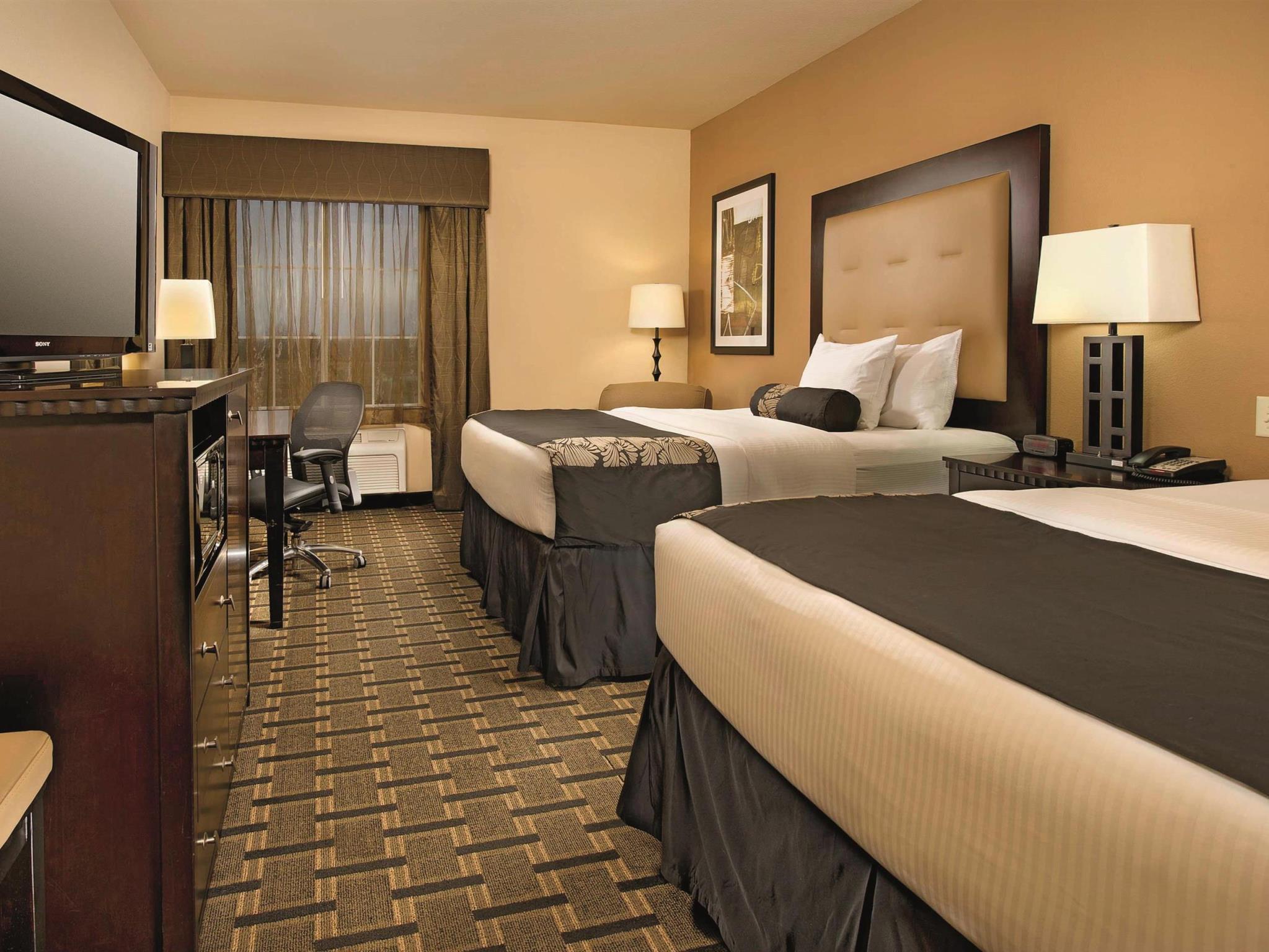 La Quinta By Wyndham Denton - University Drive Extérieur photo