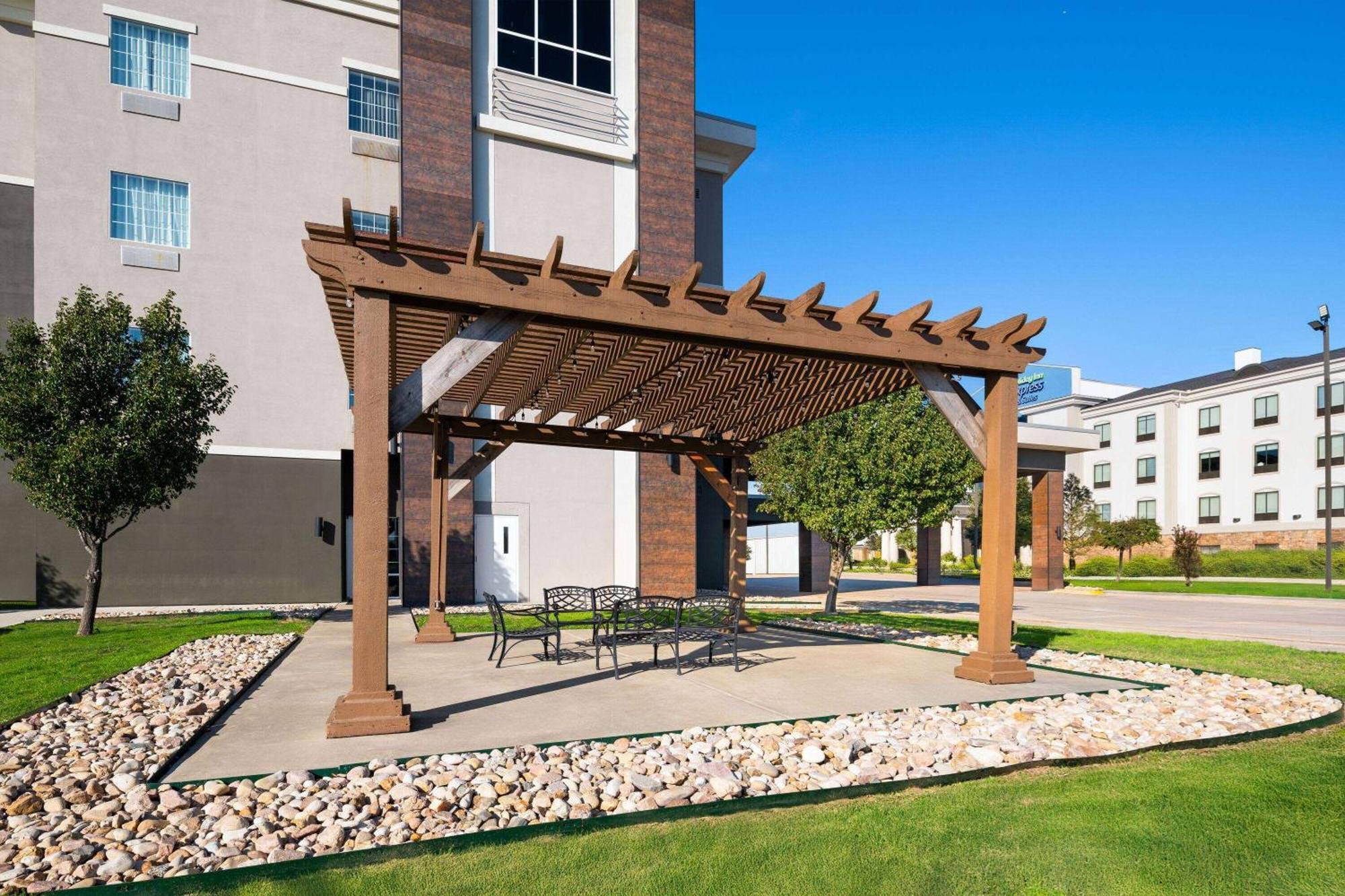 La Quinta By Wyndham Denton - University Drive Extérieur photo