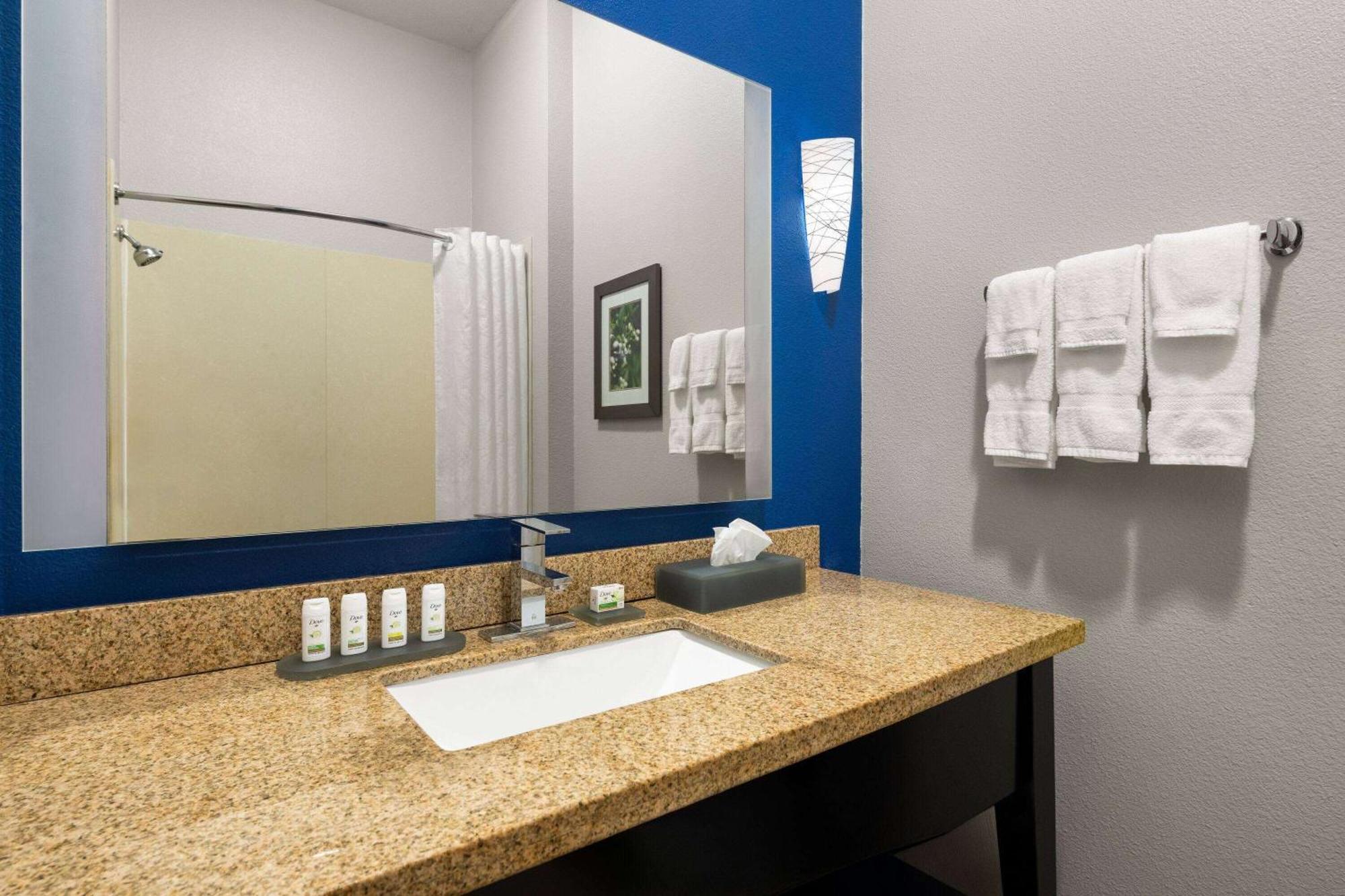 La Quinta By Wyndham Denton - University Drive Extérieur photo