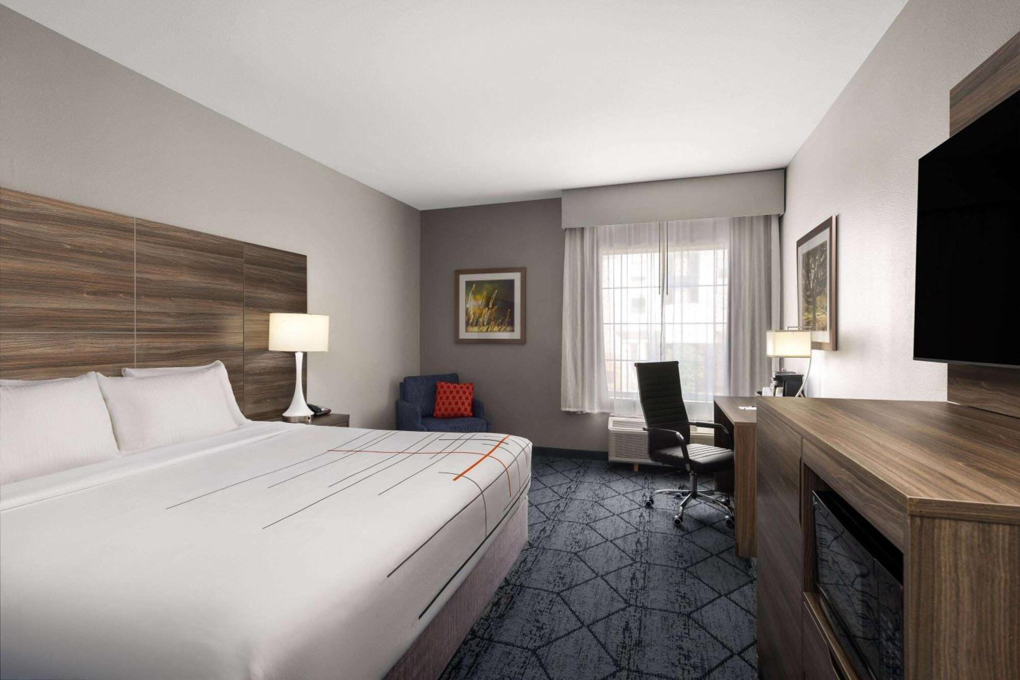 La Quinta By Wyndham Denton - University Drive Extérieur photo