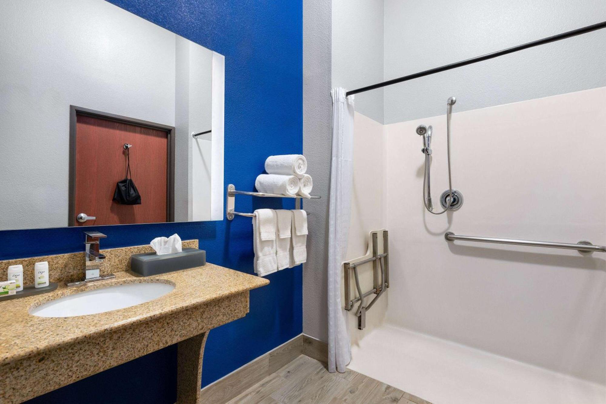 La Quinta By Wyndham Denton - University Drive Extérieur photo