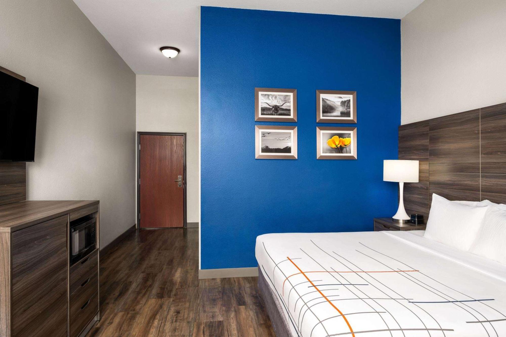 La Quinta By Wyndham Denton - University Drive Extérieur photo