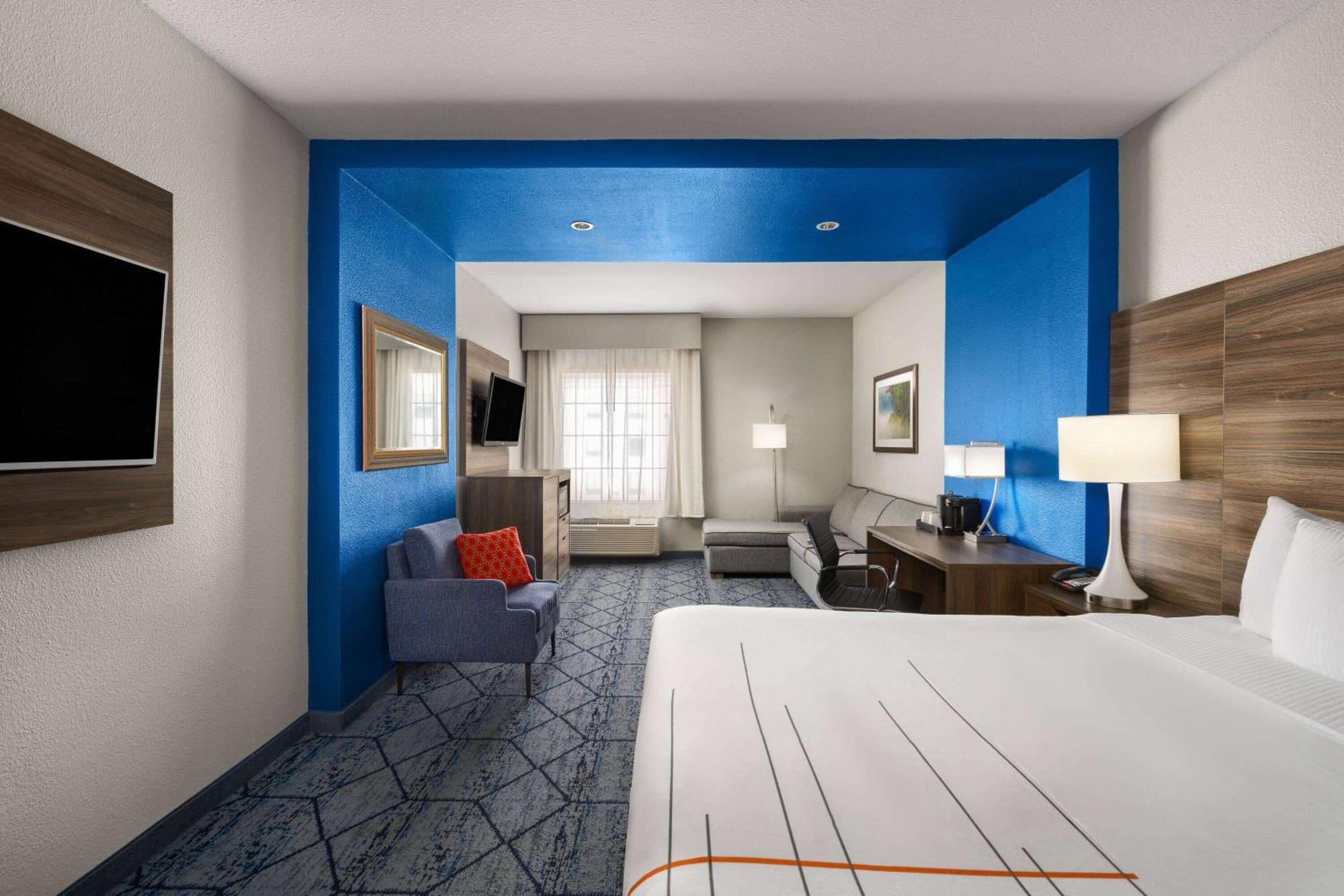 La Quinta By Wyndham Denton - University Drive Extérieur photo
