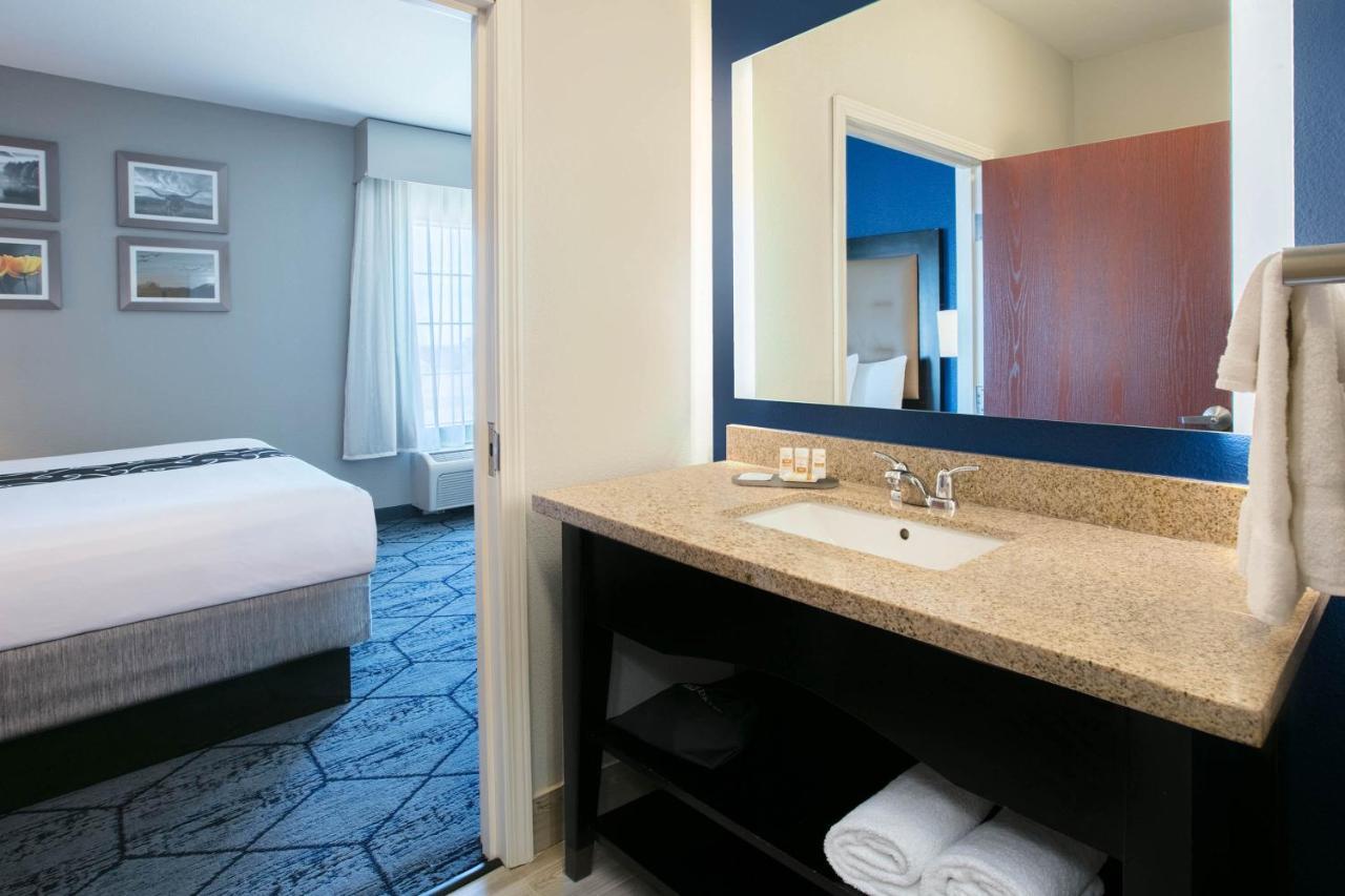 La Quinta By Wyndham Denton - University Drive Extérieur photo