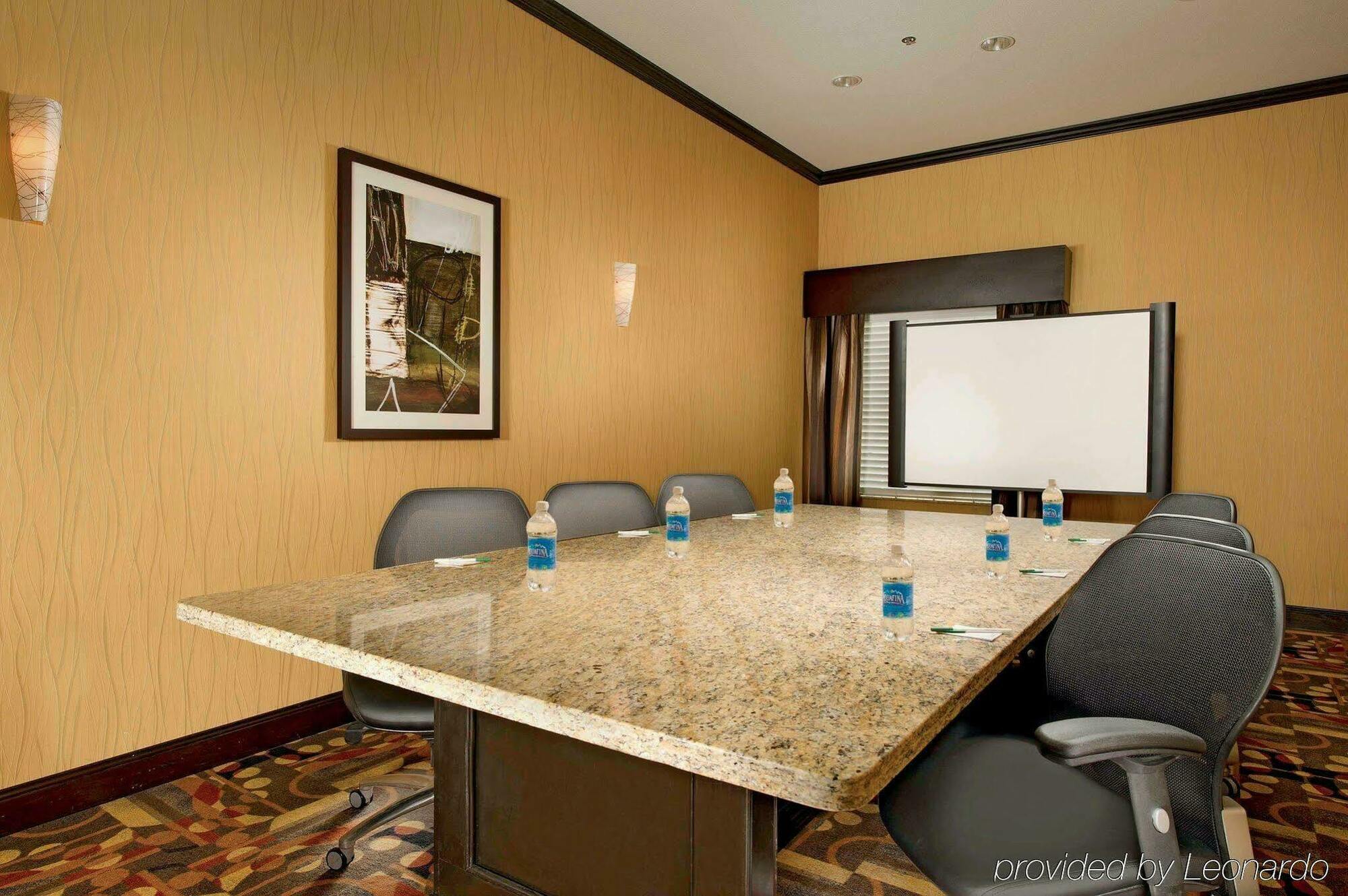 La Quinta By Wyndham Denton - University Drive Extérieur photo